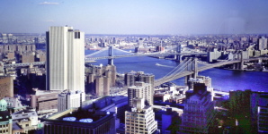 2001 "mein Fenster" im Hilton Millenium, Brooklyn und Manhattan Bridge